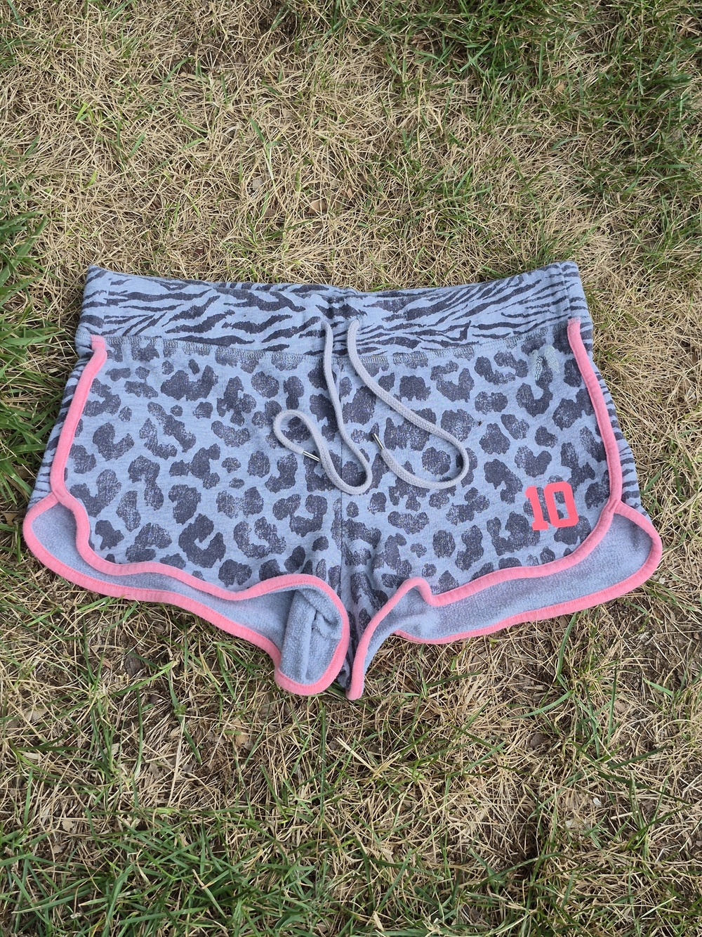 Victoria's Secret Gray Leopard Print Women's Lounge Shorts with Peach Trim-S
